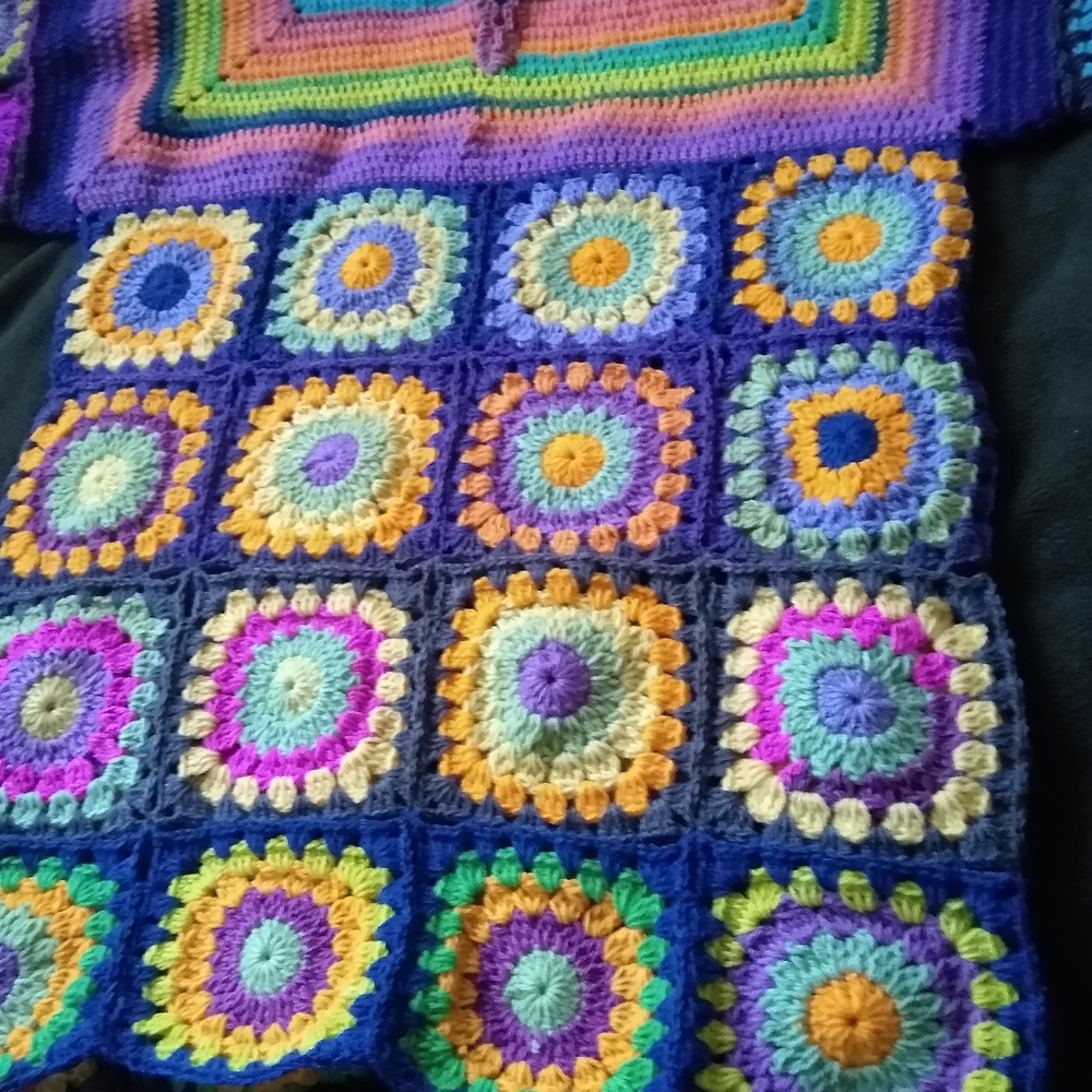 Sunburst crochet handmade blouse - Picture 2 of 7